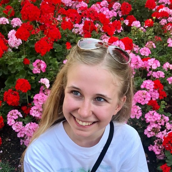 Meet your Posher, Haley - Picture 9 of 15